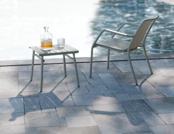 Roku Lounge Lifestyle 2 Loungechair Lowstool Latte