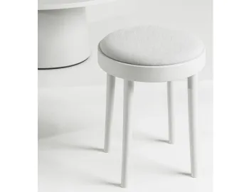 822 Low Stool Pigment Padded Insitu