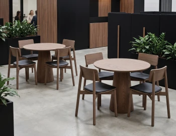 Circa 85 Round Table Walnut Andi Upholstered Chair