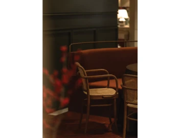 811 Armchair Insitu