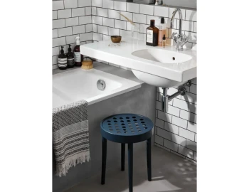 822 Low Stool Insitu