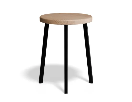 Atlas Lowstool Blackframe Roundwood Natural