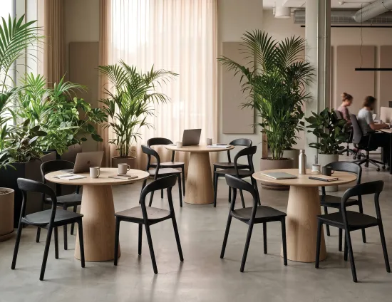 Mia Black Circa Table 850natural