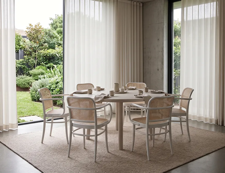 811 Lifestyle Arm Chair