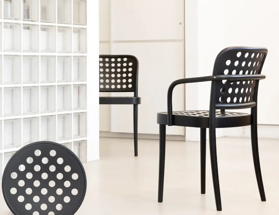 822 Armchair Insitu