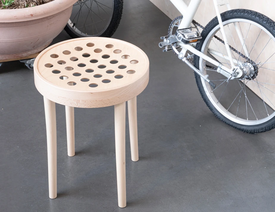 822 Low Stool Standard Insitu