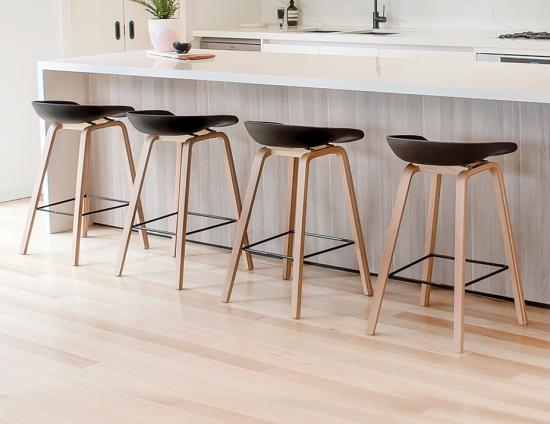Kobe Stool - Natural - Black Shell 