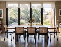 811 Chair Black Wood Seat Thonet Lifestyle 1