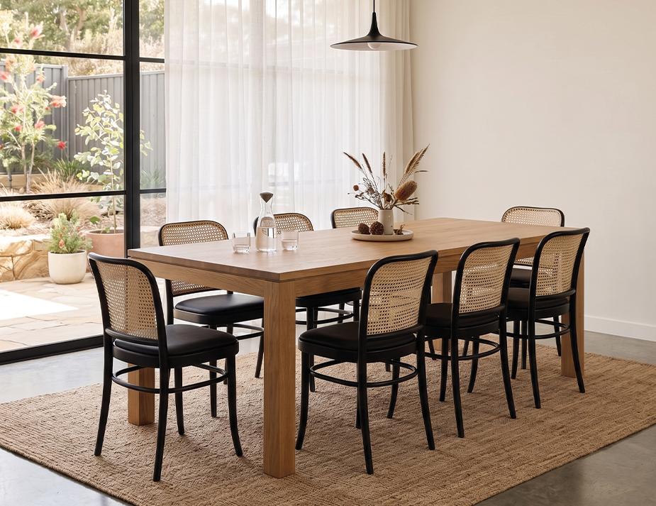 811 Thonet Black Padded Lifestyle Resi
