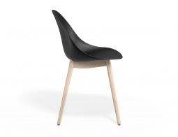 P 3 Pebble Chair Blackseat Beechbase