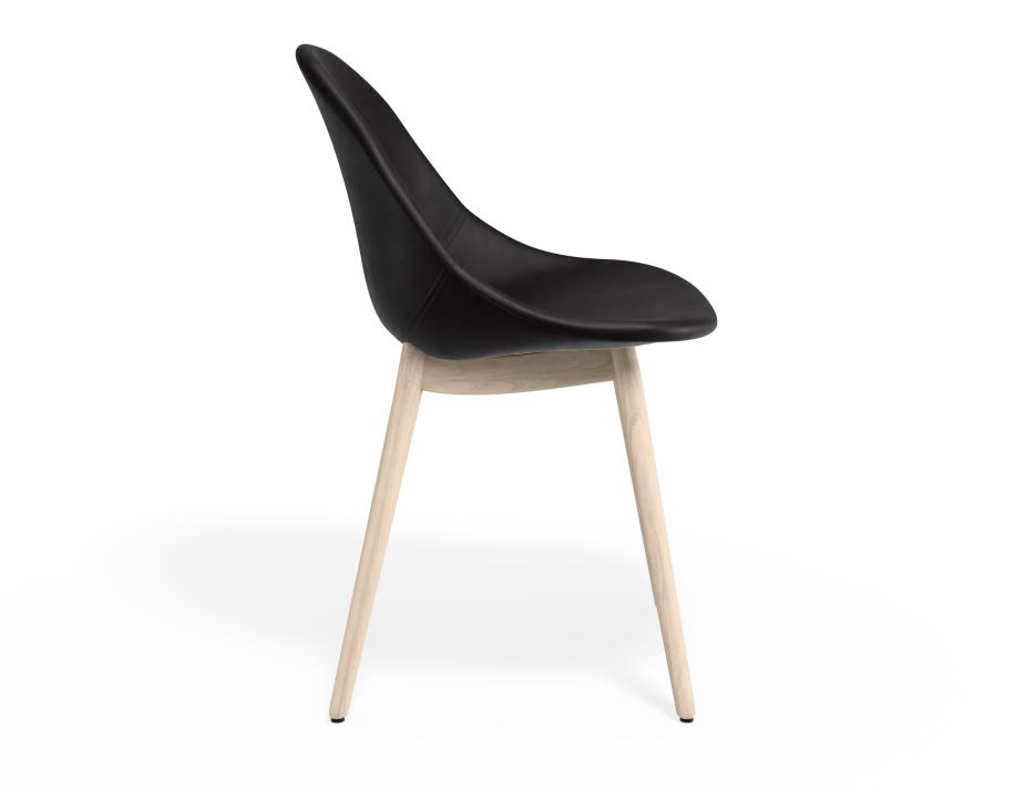P 3 Pebble Chair Blackpuseat Beechbase
