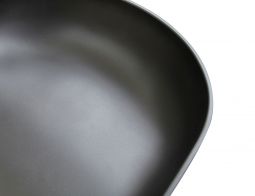 KobeStool MetalLegs Black Close Up 01