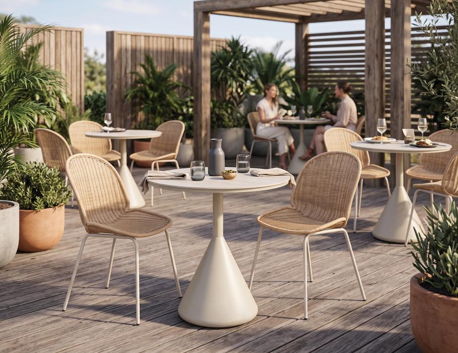 Kora Ceramic Sombre Chair
