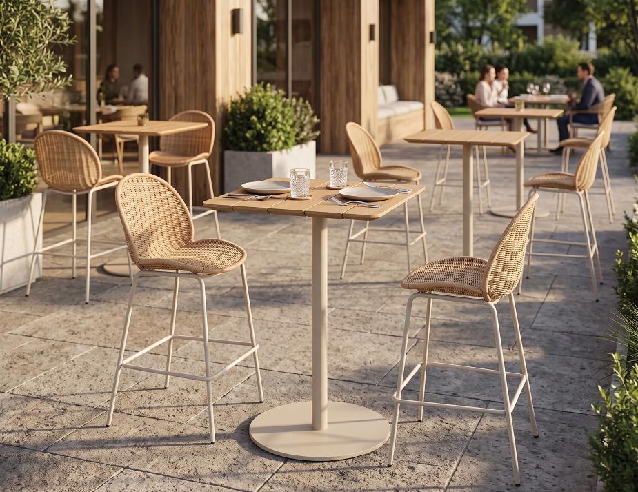 Bar Stool With Teak Table